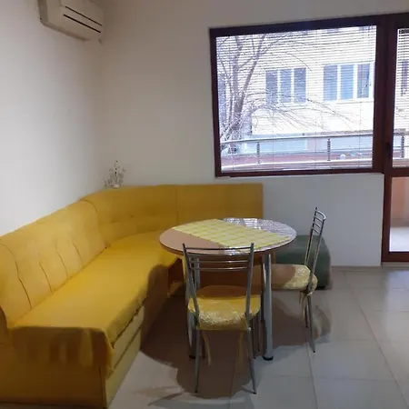Apartment Slavea Flat Near To The Medical Univeristy *